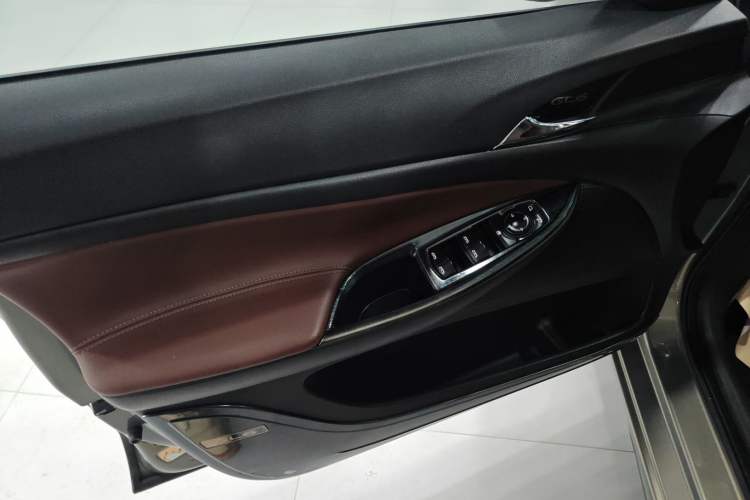 Used Buick GL6 2019 18T 6-Seater Connected Luxury Version China VI Standard
