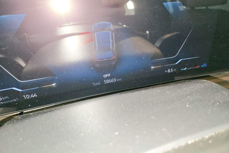 Used BMW X7 2023 xDrive40i Luxury Package with Leading Features
