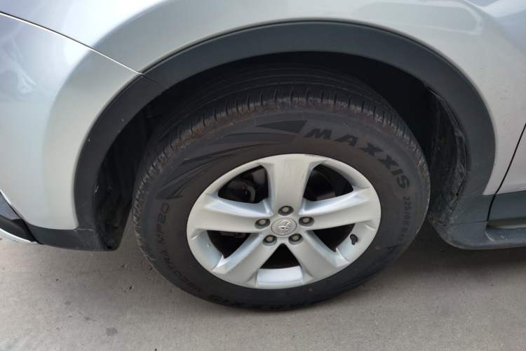 Used Toyota RAV4 2013 2.0L CVT Four-Wheel Drive New Edition
