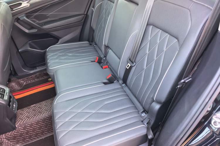 Used Volkswagen Tiguan L 2023 330TSI Automatic Two-Wheel Drive R-Line Enjoyment Edition
