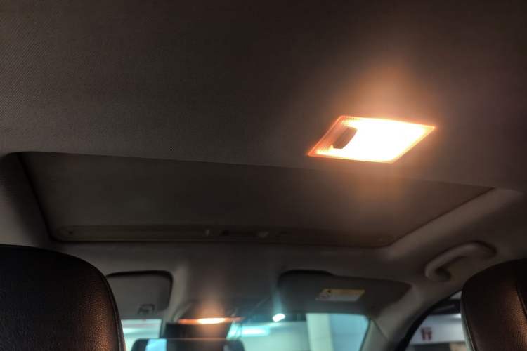 Used Buick Encore 2015 1.4T Automatic Two-Wheel Drive Urban Elite Version
