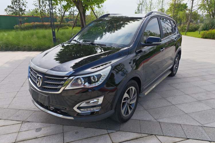 Used Baojun 560 2015 1.8L Manual Luxury Model

