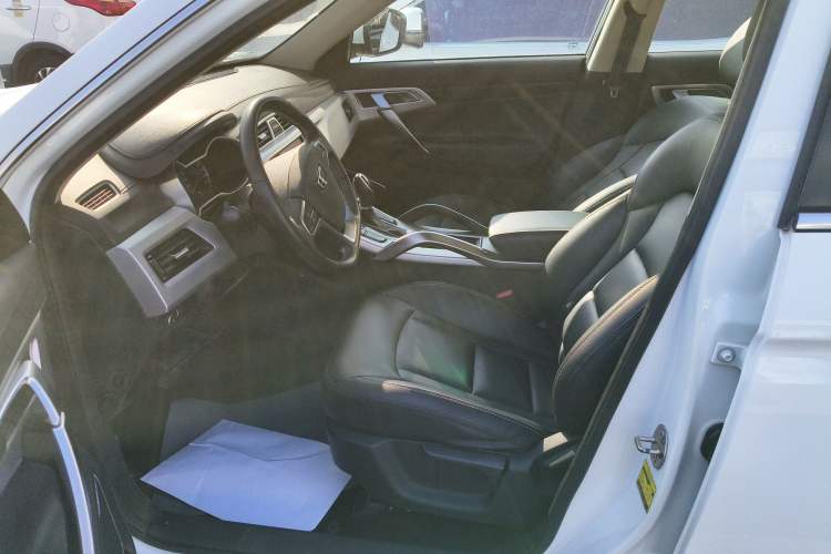 Used Geely Auto Emgrand X7 Sport 2016 1.8TD Automatic ZhiShang Model
