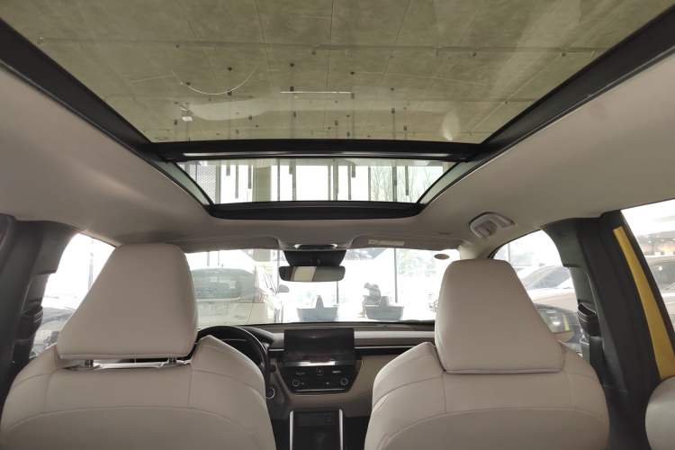 Used Toyota FRONTLANDER 2023 2.0L Smart Electric Hybrid Dual-Engine Deluxe Version
