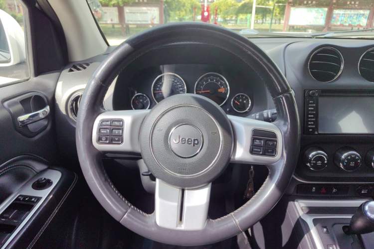 Used  Compass 2014 Revised Version 2.4L Four-Wheel Drive Comfort Edition