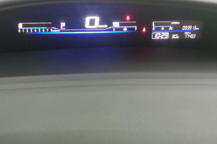 Used Honda Jade 2017 1.8L automatic Comfort version 5 seats
