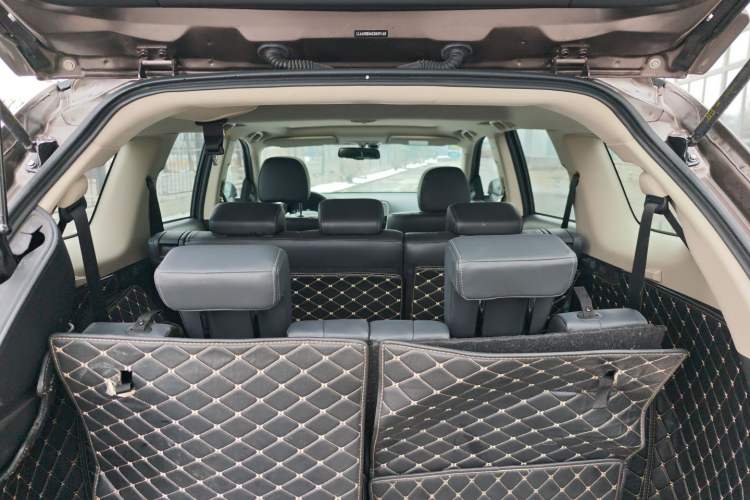 Used Mitsubishi Outlander 2019 2.4L 4x4 Zhi Xiang Edition 7 Seats China V Emission Standard