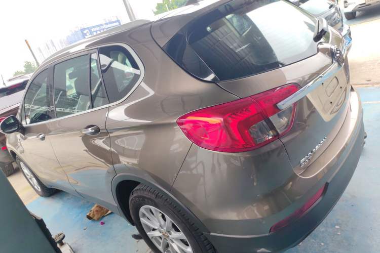 Used Buick Envision 2016 20T Two-Wheel-Drive Elite Model
