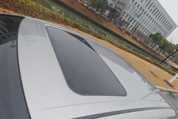 Used Toyota Avalon 2019 Dual-Engine 2.5L Luxury Edition China VI Standard