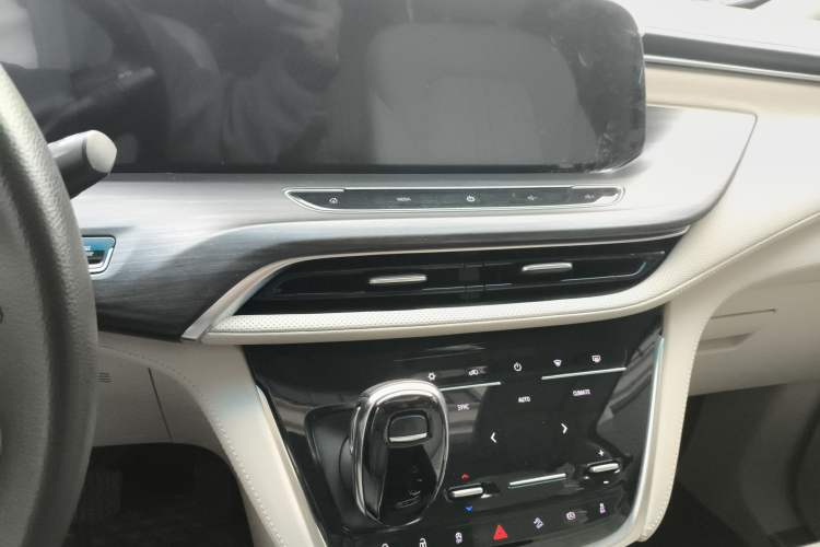 Used Buick GL8 2022 ES Landtrek 653T Comfort Edition
