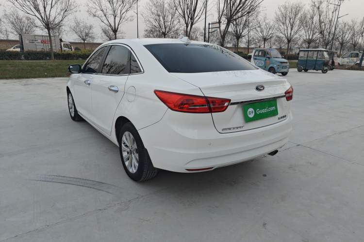 Used Ford Escort 2015 1.5L Automatic Fashion Model
