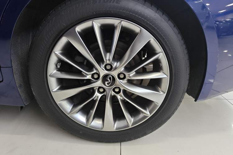 Used Infiniti Q50L 2018 2.0T Enjoyment Version China VI Standard
