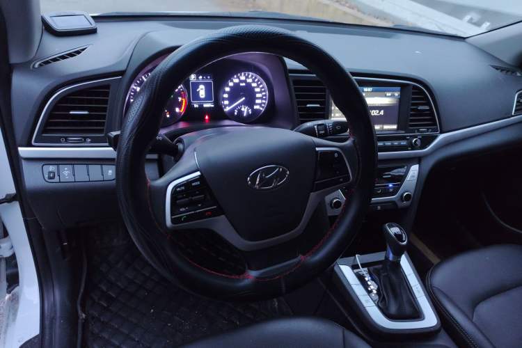 Used Hyundai Elantra 2016 1.6L Automatic ZhiXuan – Elite Version
