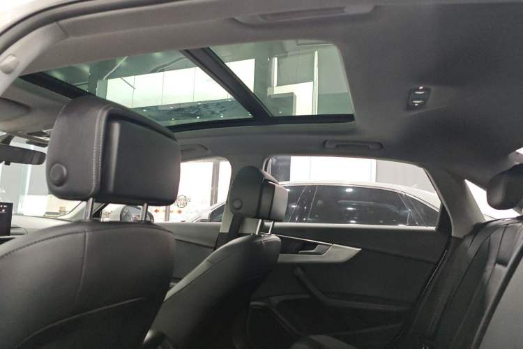 Used Audi A4L 2020 40 TFSI Fashionable and Elegant Model
