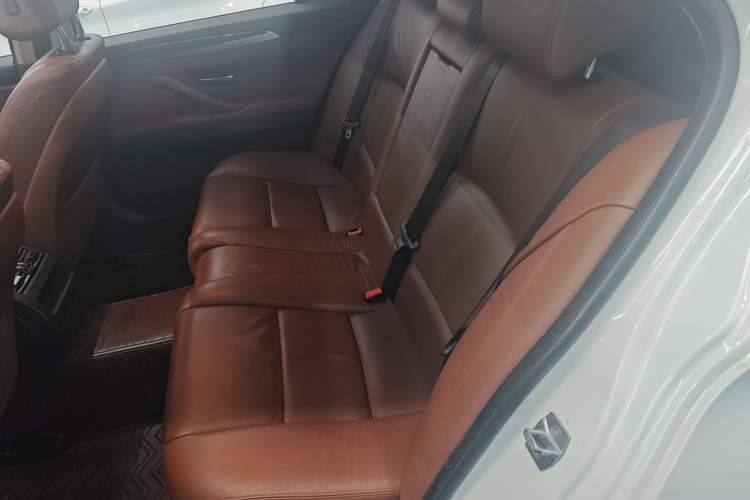 Used BMW 5 Series 2014 525Li Leading Model
