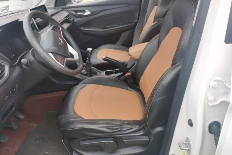 Used Wuling Hongguang S3 2018 1.5L Manual Comfort Model China V Standard
