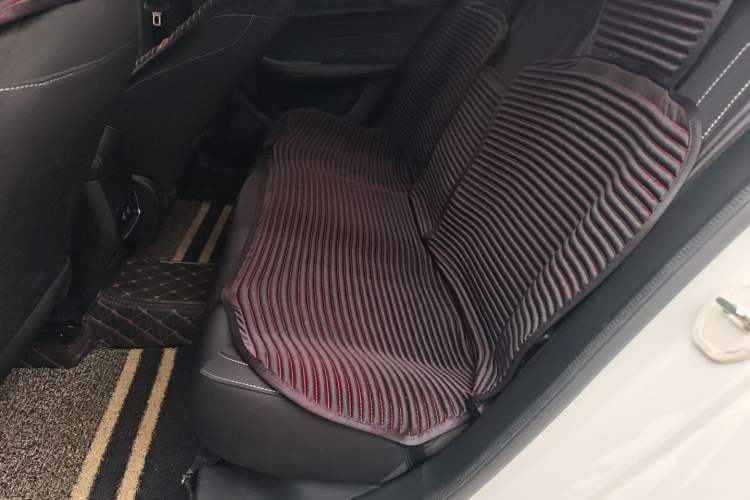 Used Roewe i5 2020 1.5L Manual 4G Connect Luxury Edition
