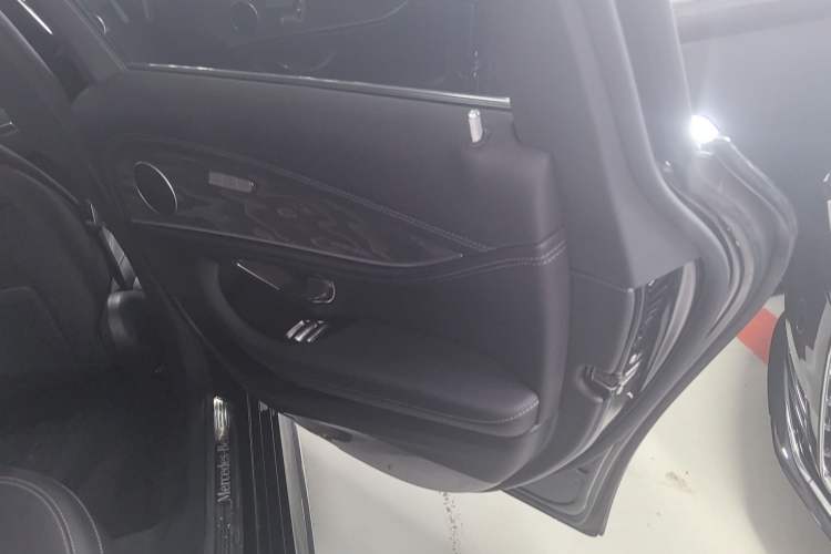 Used Mercedes-Benz E-Class 2022 Second Facelift E 300 L Sporty and Stylish Edition
