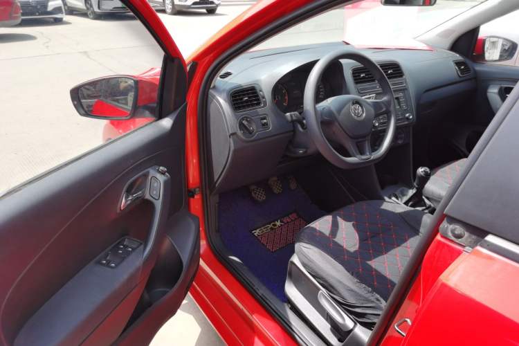 Used Volkswagen Polo 2016 1.4L Manual Fashion Model
