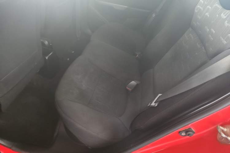 Used Kia K2 2015 Sedan 1.4L MT TOP
