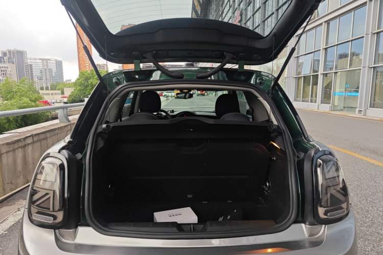 Used  MINI 2016 1.2T ONE Pioneer Edition
