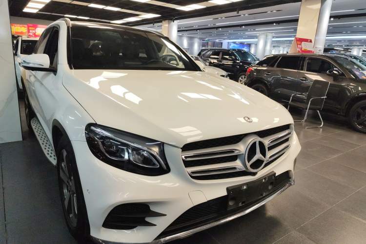 Used Mercedes-Benz GLC 2017 GLC 260 4MATIC Luxury Model
