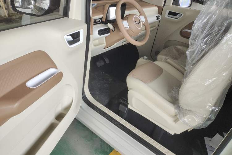 Used Wuling Hongguang MINIEV 2024 3rd Generation 215km Youth Edition
