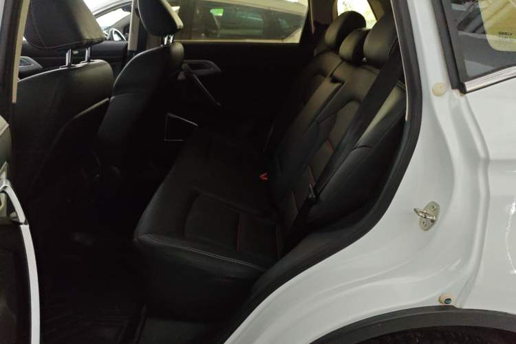 Used Geely Auto Emgrand X7 Sport 2018 1.8TD Automatic Two-Wheel Drive Smart Connect 4G Internet Edition
