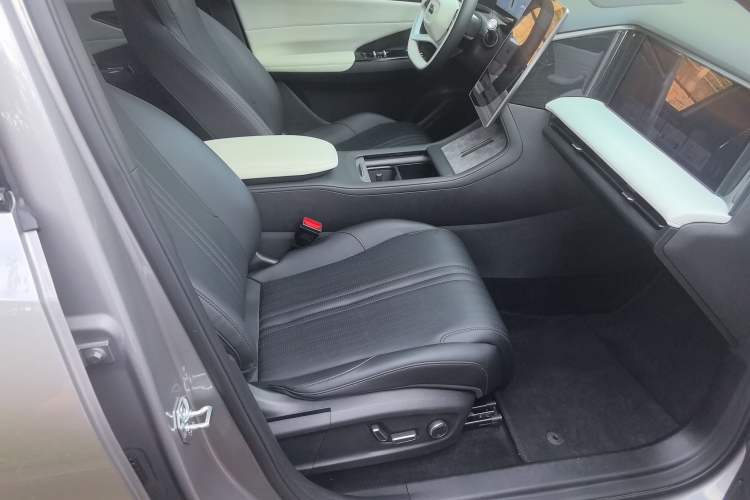 Used  L7 2024 1.5T 115 km PLUS Dragon Edition
