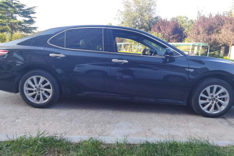 Used Toyota Camry 2021 2.0G Luxury Edition
