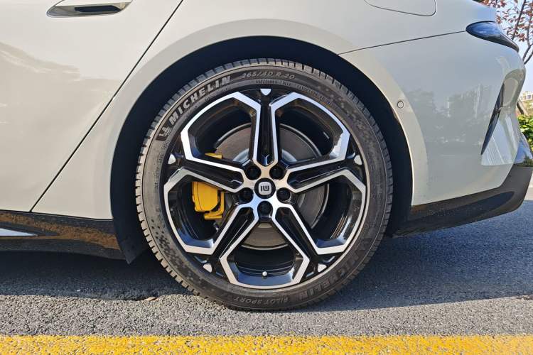 Used  SU7 2024 Four-Wheel Drive Ultra-Long Range Advanced Intelligent Driving Max Edition