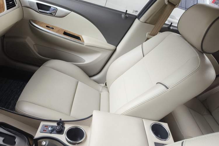 Used Buick Excelle 2015 1.5L Automatic Classic Model
