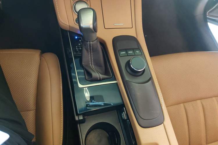 Used Lexus ES 2015 200 Elite Edition
