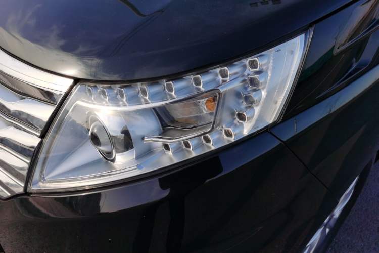 Used  Refine M5 2017 2.0T Gasoline Dual-Clutch Executive Version