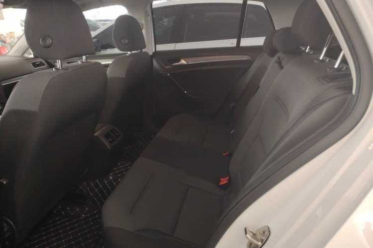 Used Volkswagen Golf 2017 1.6L Automatic Comfort Million-Vehicle Anniversary Edition