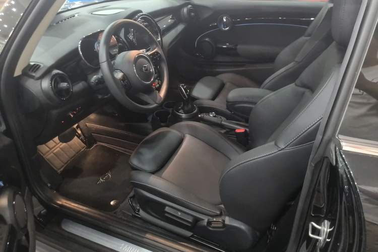 Used  MINI 2023 Updated 1.5T COOPER Artist
