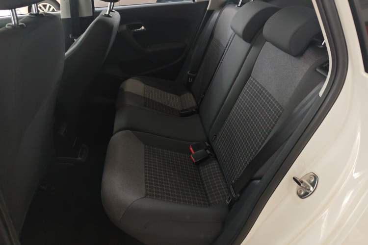 Used Volkswagen Polo 2014 1.6L Automatic Comfort Edition
