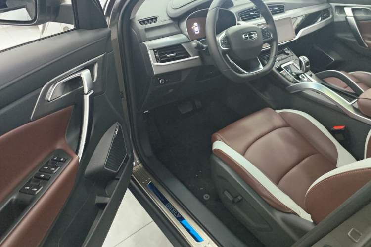 Used Geely Auto Emgrand X7 Sport 2022 1.8TD DCT Zhiya Trim
