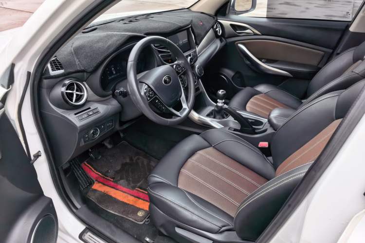 Used BYD Song 2016 GaiShi Edition 1.5TI Manual Elite Model
