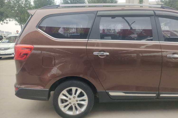 Used Baojun 730 2016 1.5T Manual Comfort Version 7 Seats
