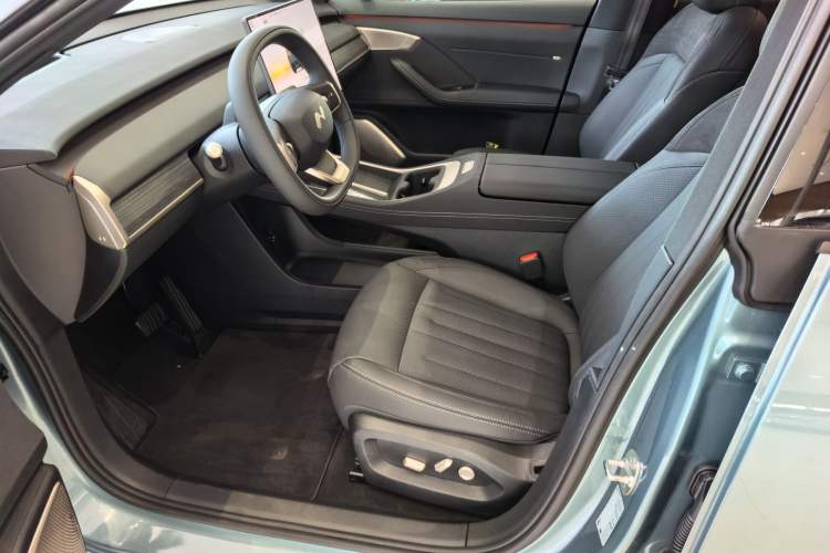 Used ONVO L60 2024 60 kWh Rear-Drive Version