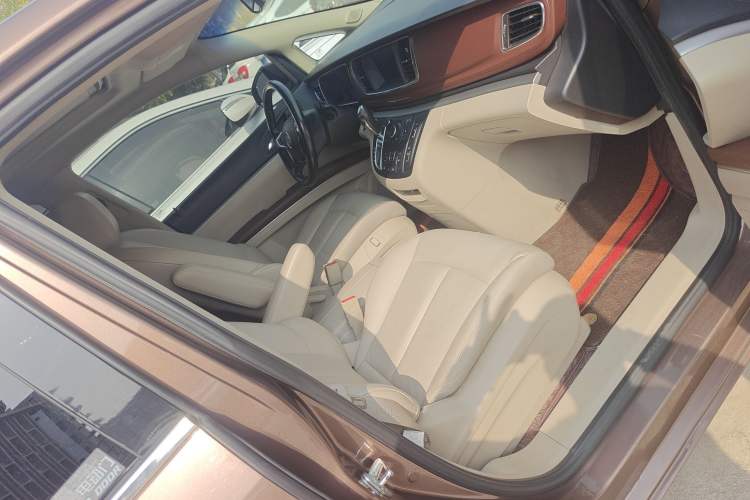 Used Buick GL8 2018 28T Luxury Model China VI Standard
