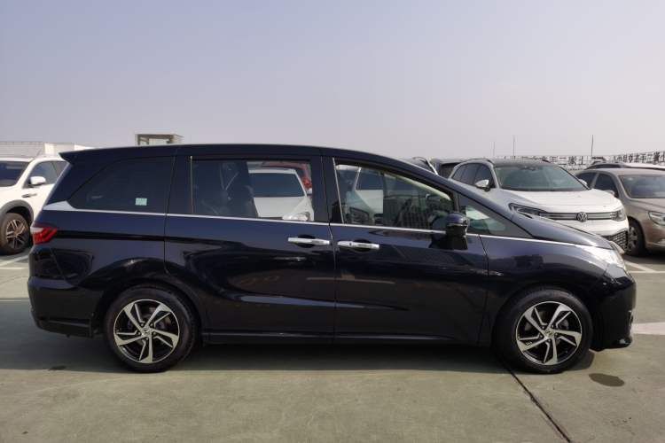 Used Honda Odyssey 2015 Revised 2.4L Luxury Edition

