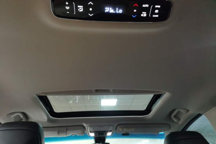 Used Honda Elysion 2022 2.0L eHEV Luxury First Edition
