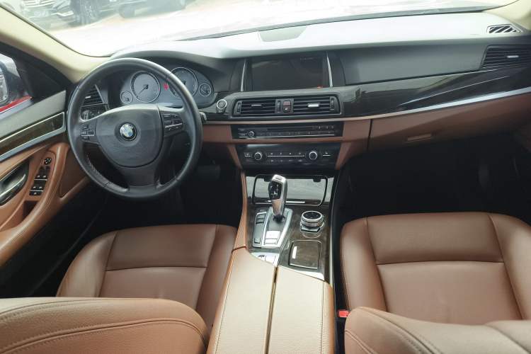 Used BMW 5 Series 2014 525Li Leading Model