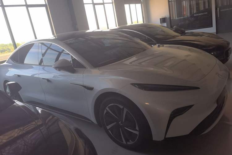 Used  F7 2023 Advanced Edition
