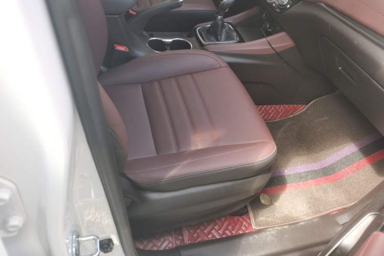 Used Changan Lingxuan 2017 1.5T Manual Joyful & Happy Model