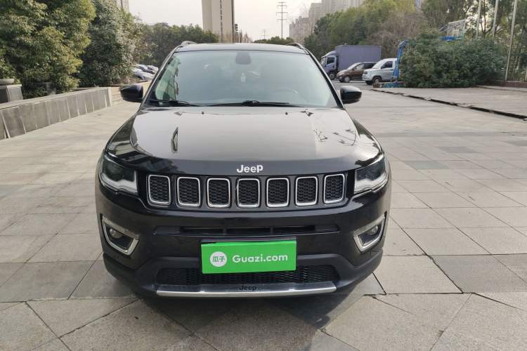 Used  Compass 2017 200T Automatic Family Edition