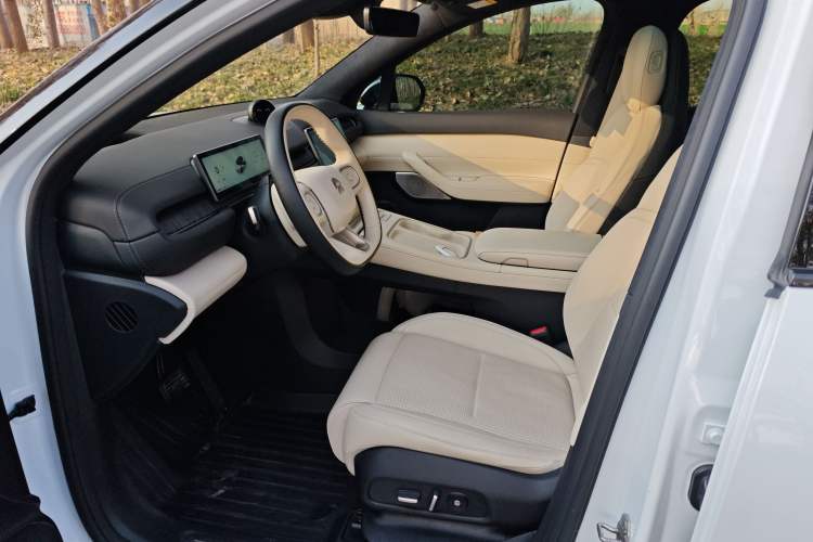 Used Nio ES6 2023 75 kWh
