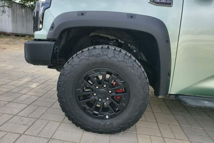 Used JMC DaDao 2023 Fly King 2.3T Gasoline Automatic 4x4 Extreme Edition
